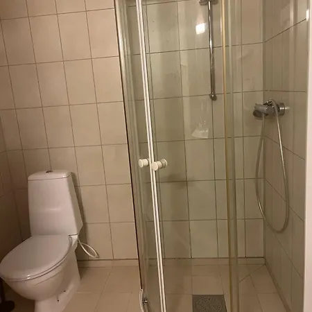 Hus Med Nydelig Beliggenhet Med Egen Inngang *