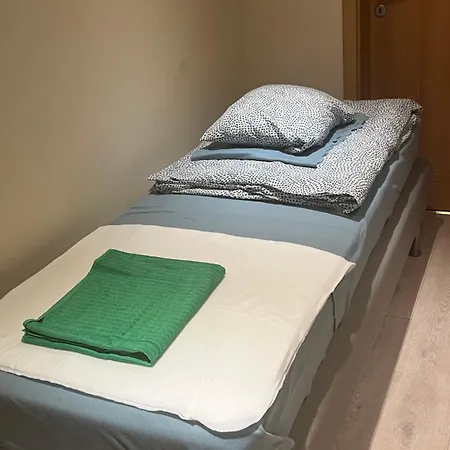 Hus Med Nydelig Beliggenhet Med Egen Inngang